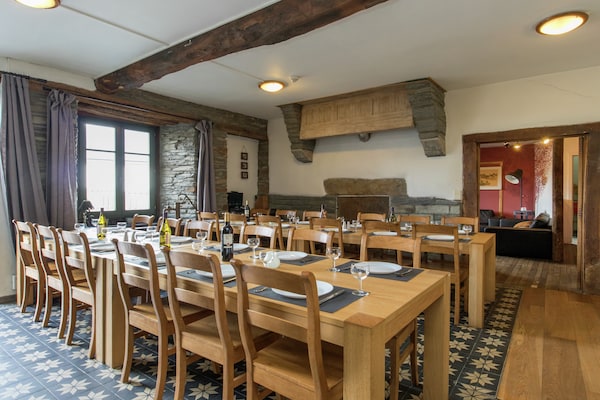 Foto van Luxe woning in Gouvy met zwembad en sauna - Vakantiehuis in Houffalize - DiningRoom