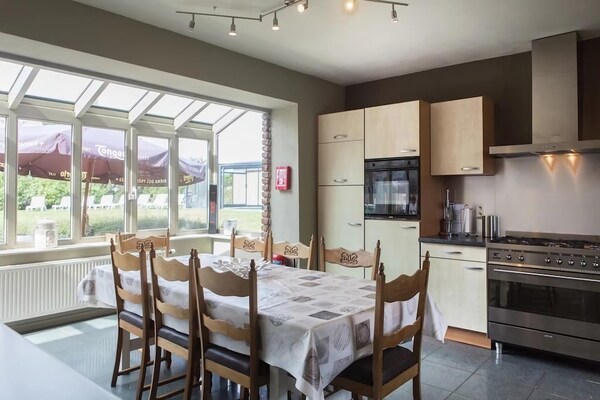 Foto van Vakantiehuis in Durbuy met Binnenzwembad - Vakantiehuis in Durbuy - Kitchen