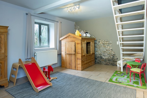 Foto van Vakantiehuis in Durbuy met Binnenzwembad - Vakantiehuis in Durbuy - Landing