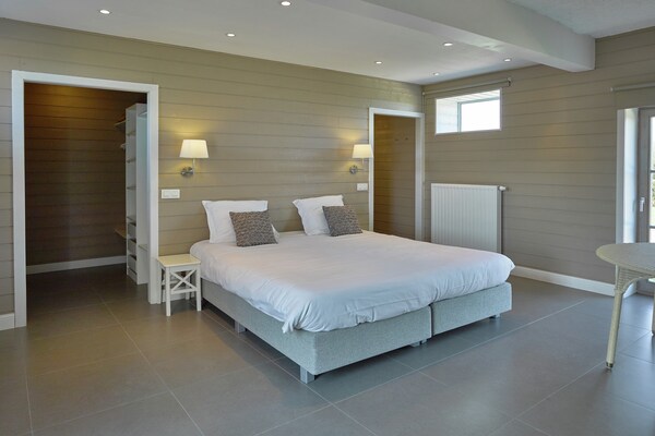 Foto van Diksmuide Landhuis met Spelen - Vakantiehuis in Kaaskerke Diksmuide - BedRoom