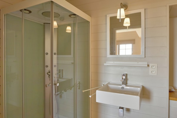 Foto van Diksmuide Landhuis met Spelen - Vakantiehuis in Kaaskerke Diksmuide - BathRoom