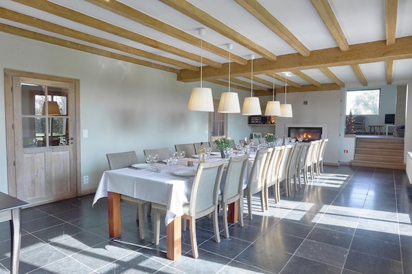 Foto van Diksmuide Landhuis met Spelen - Vakantiehuis in Kaaskerke Diksmuide - DiningRoom