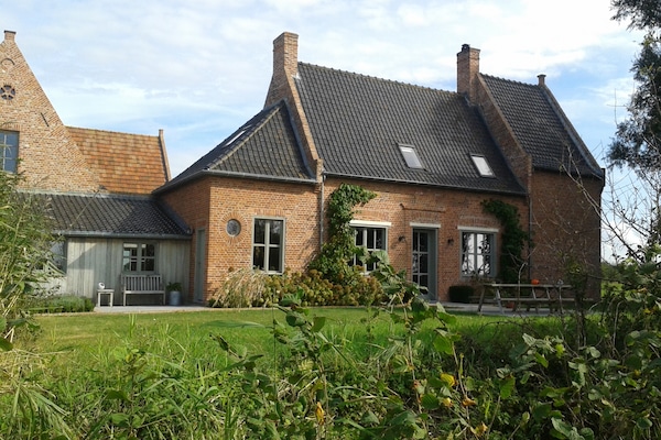 Foto van Diksmuide Landhuis met Spelen - Vakantiehuis in Kaaskerke Diksmuide - ExteriorSummer