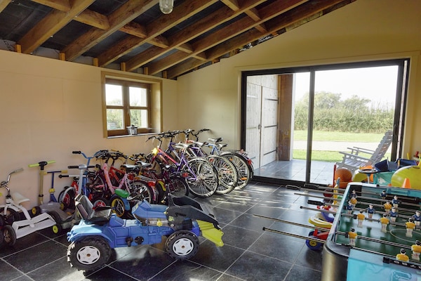 Foto van Diksmuide Landhuis met Spelen - Vakantiehuis in Kaaskerke Diksmuide - RecreationRoom