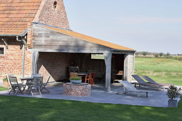 Foto van Diksmuide Landhuis met Spelen - Vakantiehuis in Kaaskerke Diksmuide - ExteriorSummer
