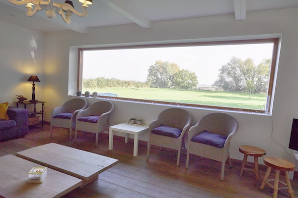 Foto van Diksmuide Landhuis met Spelen - Vakantiehuis in Kaaskerke Diksmuide - LivingRoom