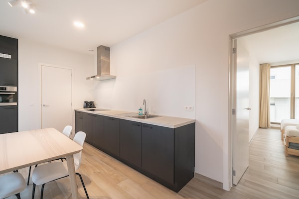 Foto van Bruisende stadsbasis voor 10 personen met terras - Vakantiehuis in Antwerp - Kitchen
