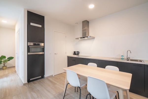 Foto van Bruisende stadsbasis voor 10 personen met terras - Vakantiehuis in Antwerp - Kitchen