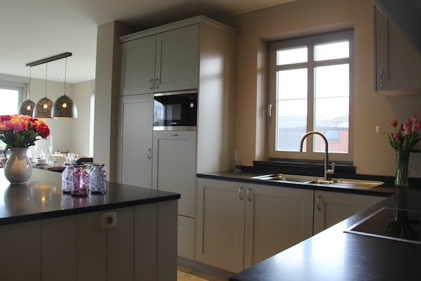 Foto van Vreedzame Peer Vakantiehuis - Vakantiehuis in Peer - Kitchen