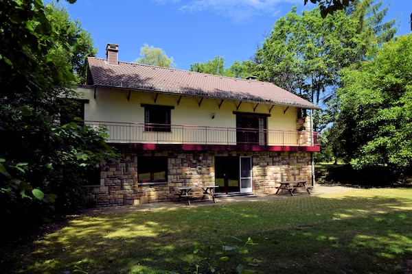 Foto van Ardense villa met tuin aan de rivier en uitzicht - Vakantiehuis in St. Vith - ExteriorSummer