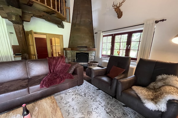 Foto van Ardense villa met tuin aan de rivier en uitzicht - Vakantiehuis in St. Vith - LivingRoom