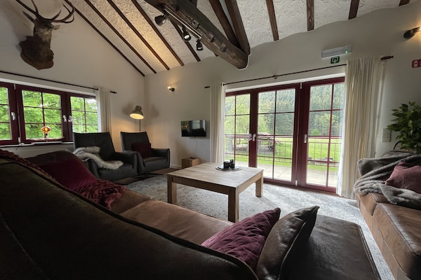 Foto van Ardense villa met tuin aan de rivier en uitzicht - Vakantiehuis in St. Vith - LivingRoom