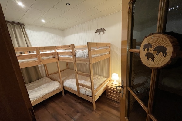 Foto van Ardense villa met tuin aan de rivier en uitzicht - Vakantiehuis in St. Vith - BedRoom