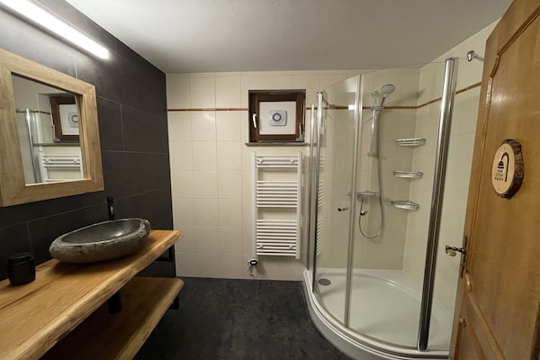 Foto van Ardense villa met tuin aan de rivier en uitzicht - Vakantiehuis in St. Vith - BathRoom