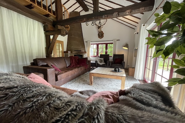 Foto van Ardense villa met tuin aan de rivier en uitzicht - Vakantiehuis in St. Vith - LivingRoom