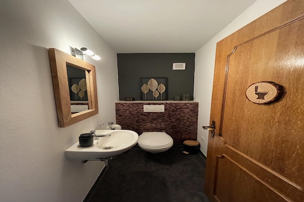 Foto van Ardense villa met tuin aan de rivier en uitzicht - Vakantiehuis in St. Vith - BathRoom