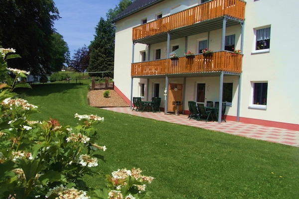 Foto van Woning in Burg Reuland met sauna en terras - Vakantiehuis in Burg Reuland - GardenSummer