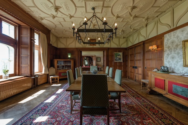 Foto van Kasteel in Spa met Uitzicht & Verwarmd Zwembad - Vakantiehuis in Spa - DiningRoom