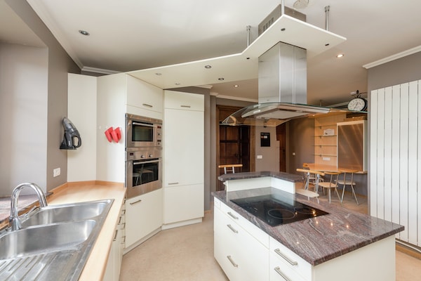 Foto van Kasteel in Spa met Uitzicht & Verwarmd Zwembad - Vakantiehuis in Spa - Kitchen