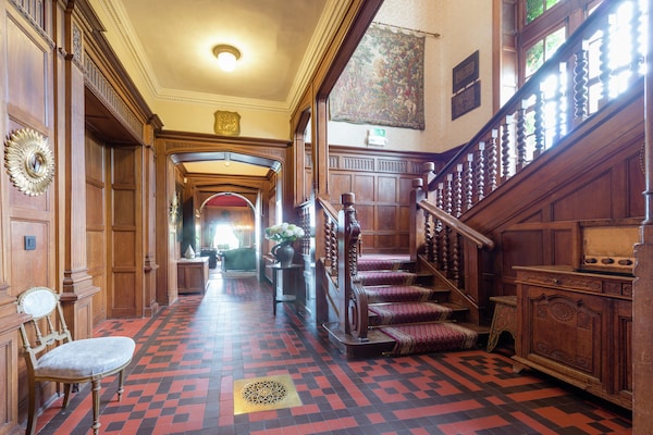 Foto van Kasteel in Spa met Uitzicht & Verwarmd Zwembad - Vakantiehuis in Spa - HallReception