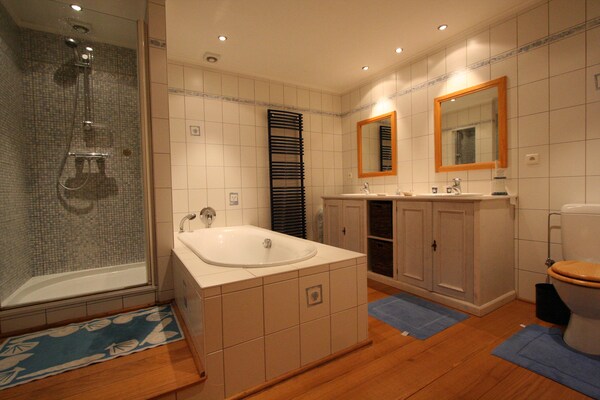 Foto van Historische schuilplaats in Exbomont - Vakantiehuis in Stoumont - BathRoom