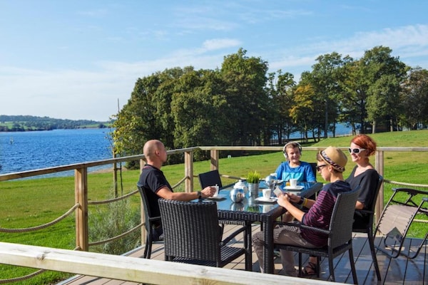 Foto van Familievilla aan het meer - Vakantiehuis in Boussu-lez-Walcourt - TerraceBalcony