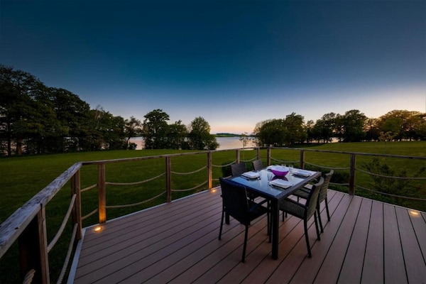 Foto van Familievilla aan het meer - Vakantiehuis in Boussu-lez-Walcourt - TerraceBalcony