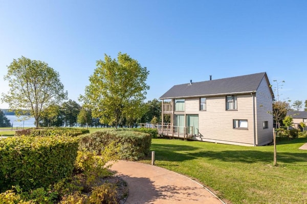 Foto van Familievilla aan het meer - Vakantiehuis in Boussu-lez-Walcourt - ExteriorSummer