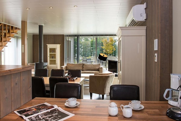 Foto van Elegante villa voor 8 gasten - Vakantiehuis in Boussu-lez-Walcourt - DiningRoom