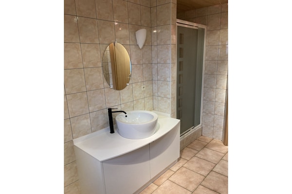 Foto van Gezellig natuurretraite, Houffalize - Vakantiehuis in Houffalize - BathRoom