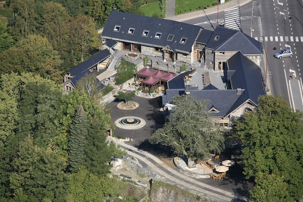 Foto van Vielsalm Verblijf met harige vrienden - Vakantiehuis in Vielsalm - ExteriorSummer