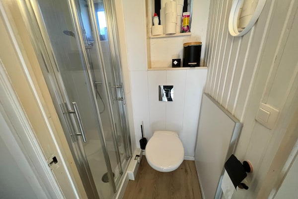 Foto van Bungalow in Virton bij Vallée de Rabais Meer - Vakantiehuis in Virton - BathRoom