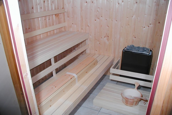 Foto van Vakantiehuis in La Roche met Sauna & Spellen - Vakantiehuis in La Roche - Wellness