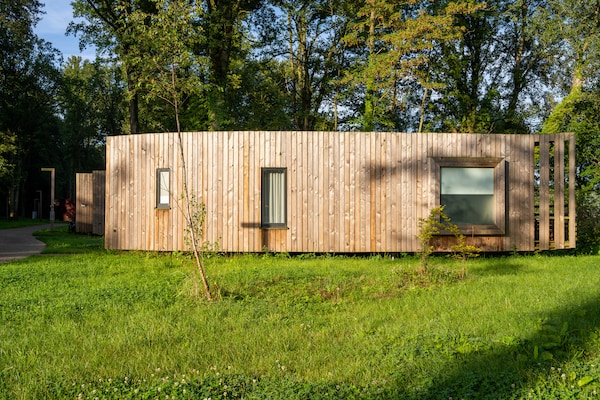 Foto van Romantische schuilplaats in het bos - Vakantiehuis in Antoing - ExteriorSummer