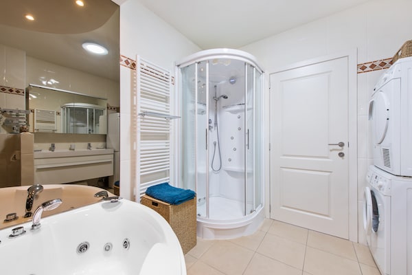 Foto van Kasteel appartement met uitzicht - Vakantiehuis in Blankenberge - BathRoom