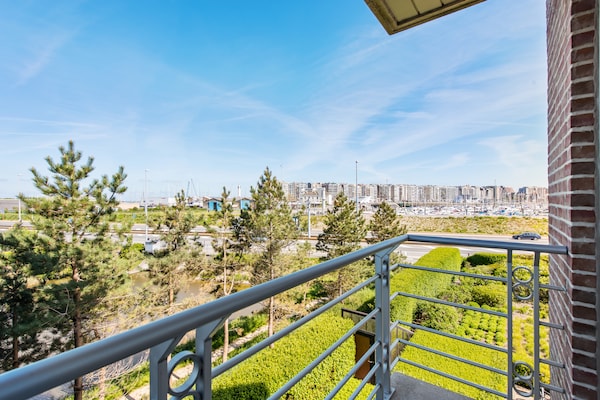 Foto van Kasteel appartement met uitzicht - Vakantiehuis in Blankenberge - TerraceBalcony