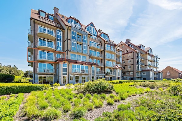 Foto van Kasteel appartement met uitzicht - Vakantiehuis in Blankenberge - ExteriorSummer