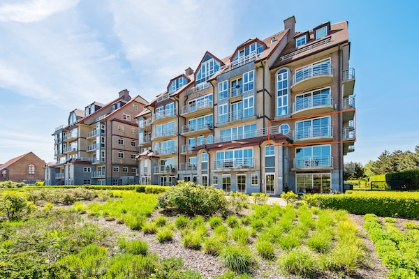 Foto van Kasteel appartement met uitzicht - Vakantiehuis in Blankenberge - ExteriorSummer