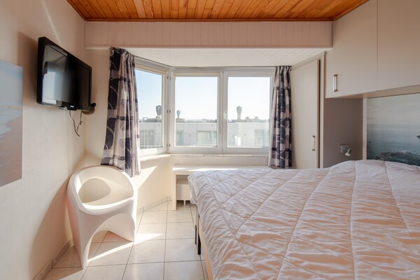 Foto van Appartement in Mariakerke met Zeezicht - Vakantiehuis in OSTEND - BedRoom