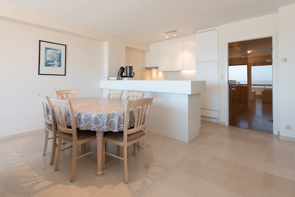 Foto van Appartement in Middelkerke met Zeezicht - Vakantiehuis in MIDDELKERKE - DiningRoom