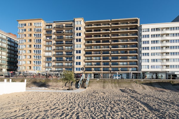 Foto van Appartement in Middelkerke met Zeezicht - Vakantiehuis in MIDDELKERKE - ExteriorSummer