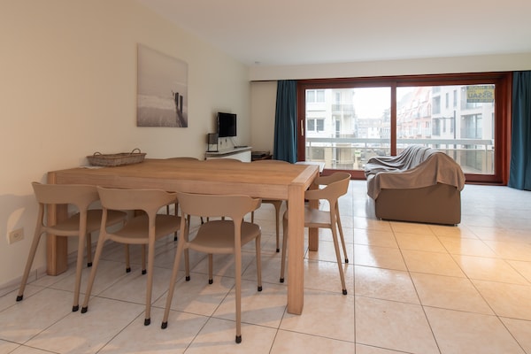 Foto van Appartement in Middelkerke bij Casino & Zeedijk - Vakantiehuis in MIDDELKERKE - DiningRoom