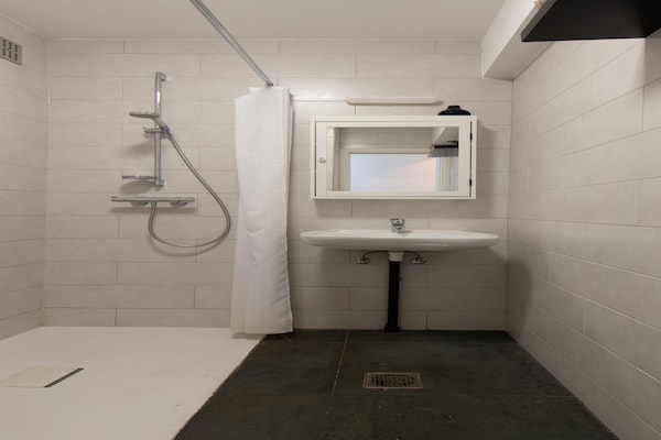 Foto van Appartement in Middelkerke bij Casino & Zeedijk - Vakantiehuis in MIDDELKERKE - BathRoom