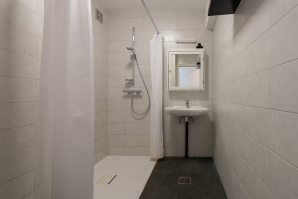 Foto van Appartement in Middelkerke bij Casino & Zeedijk - Vakantiehuis in MIDDELKERKE - BathRoom