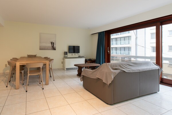 Foto van Appartement in Middelkerke bij Casino & Zeedijk - Vakantiehuis in MIDDELKERKE - LivingRoom
