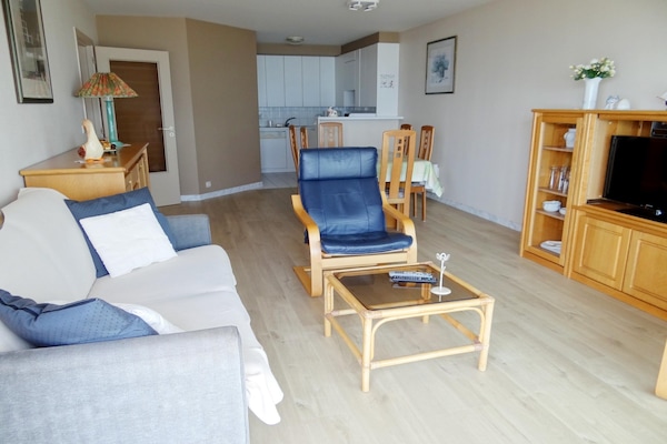 Foto van Appartement in Nieuwpoort in de buurt van het strand - LivingRoom