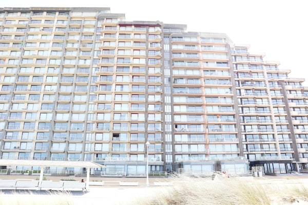 Foto van Appartement in Nieuwpoort in de buurt van het strand - ExteriorSummer