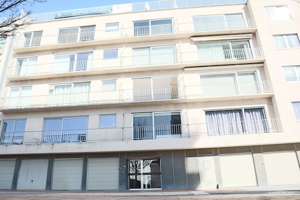 Foto van Appartement in Nieuwpoort vlakbij het strand - Vakantiehuis in Nieuwpoort - ExteriorSummer