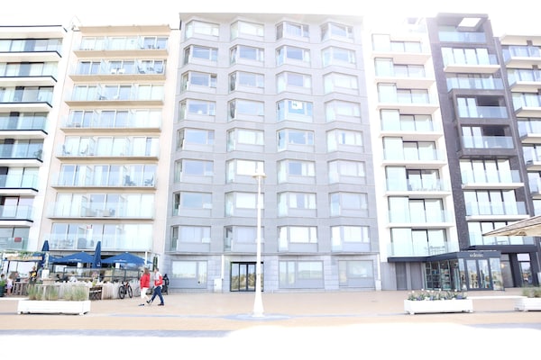 Foto van Appartement in Nieuwpoort vlakbij de jachthaven - Vakantiehuis in Nieuwpoort - ExteriorSummer