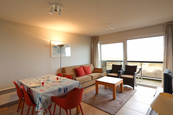 Foto van Appartement in Koksijde bij Strand - Vakantiehuis in Oostduinkerke - DiningRoom